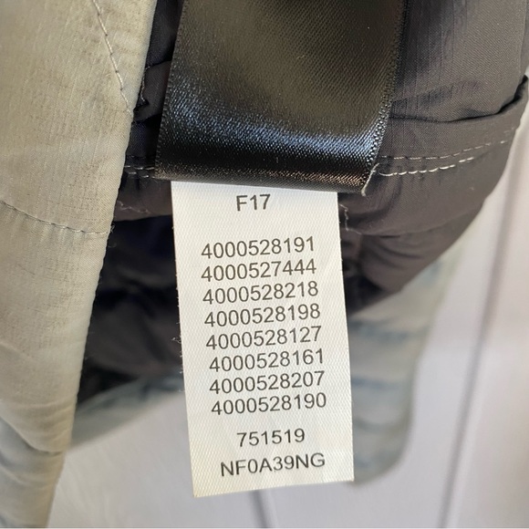 The North Face Thermoball Light Gray Quilted Jacket - Picture 5 of 16